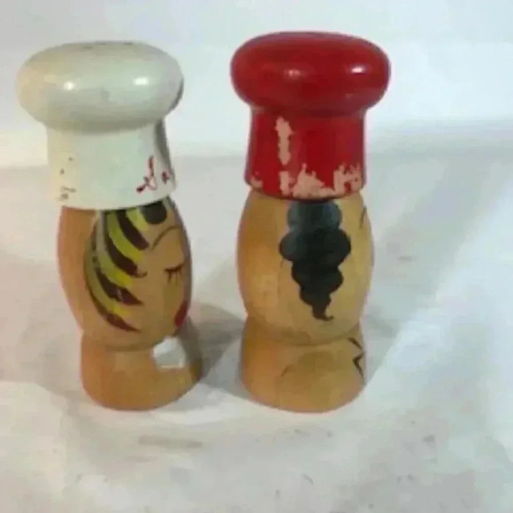 Vintage Hand Painted Wooden Chef Salt And Pepper Shaker 4” Tall - Picture 2 of 11